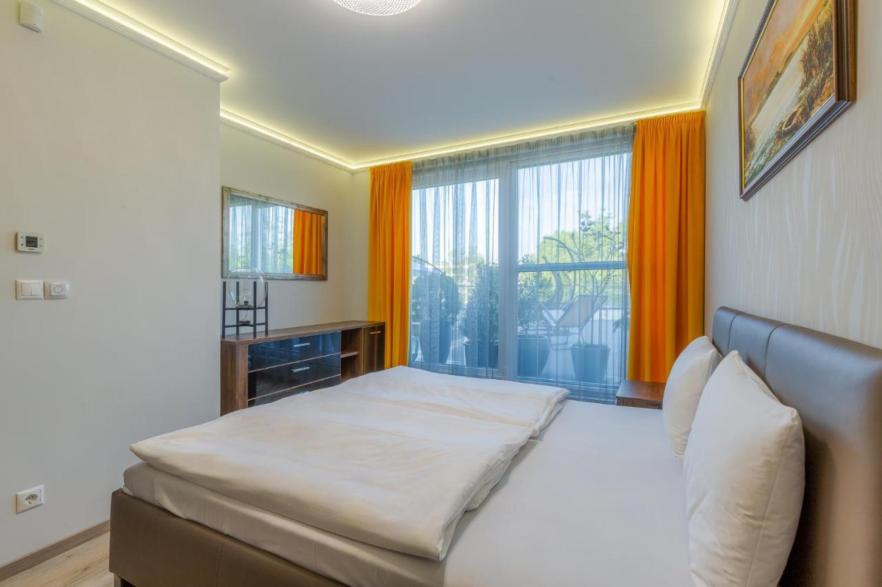 Appartement Admiral Luxury IV Apartman By Bltn à Siófok Extérieur photo